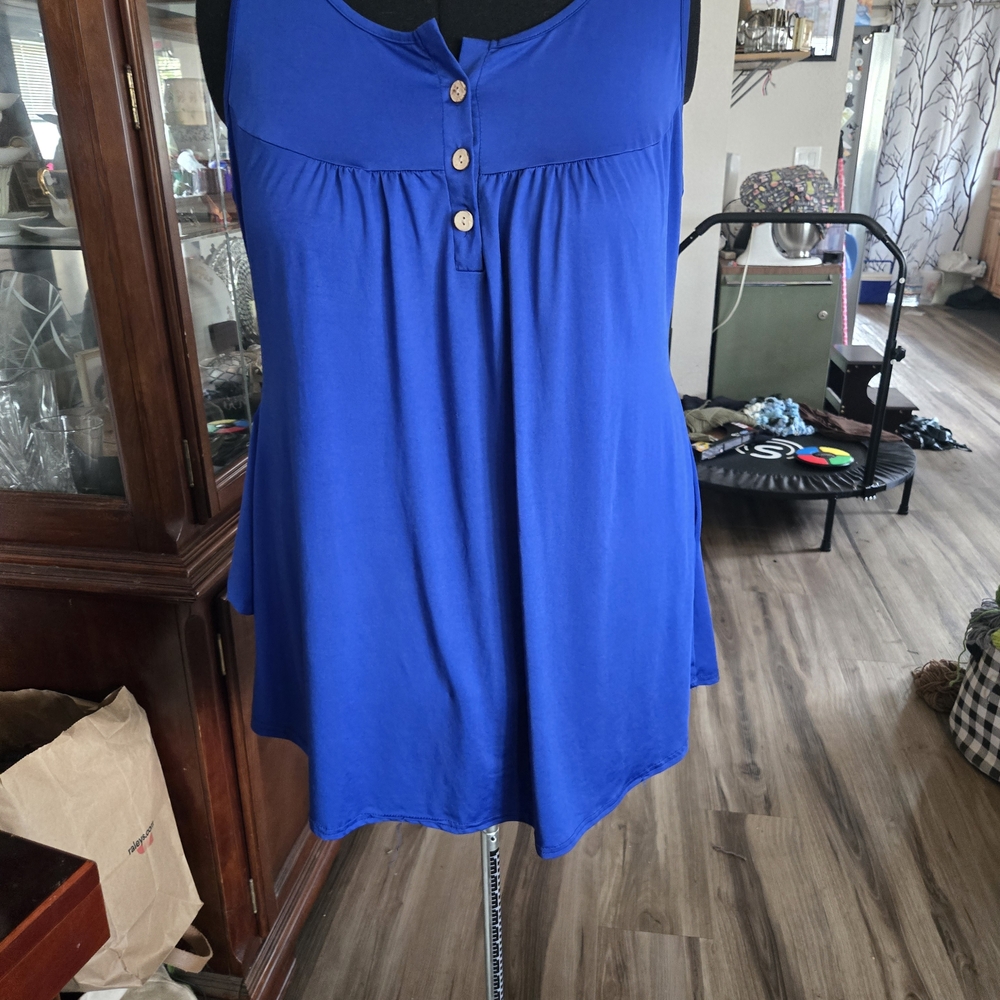 Blue Sleeveless Button-Front Women's Top